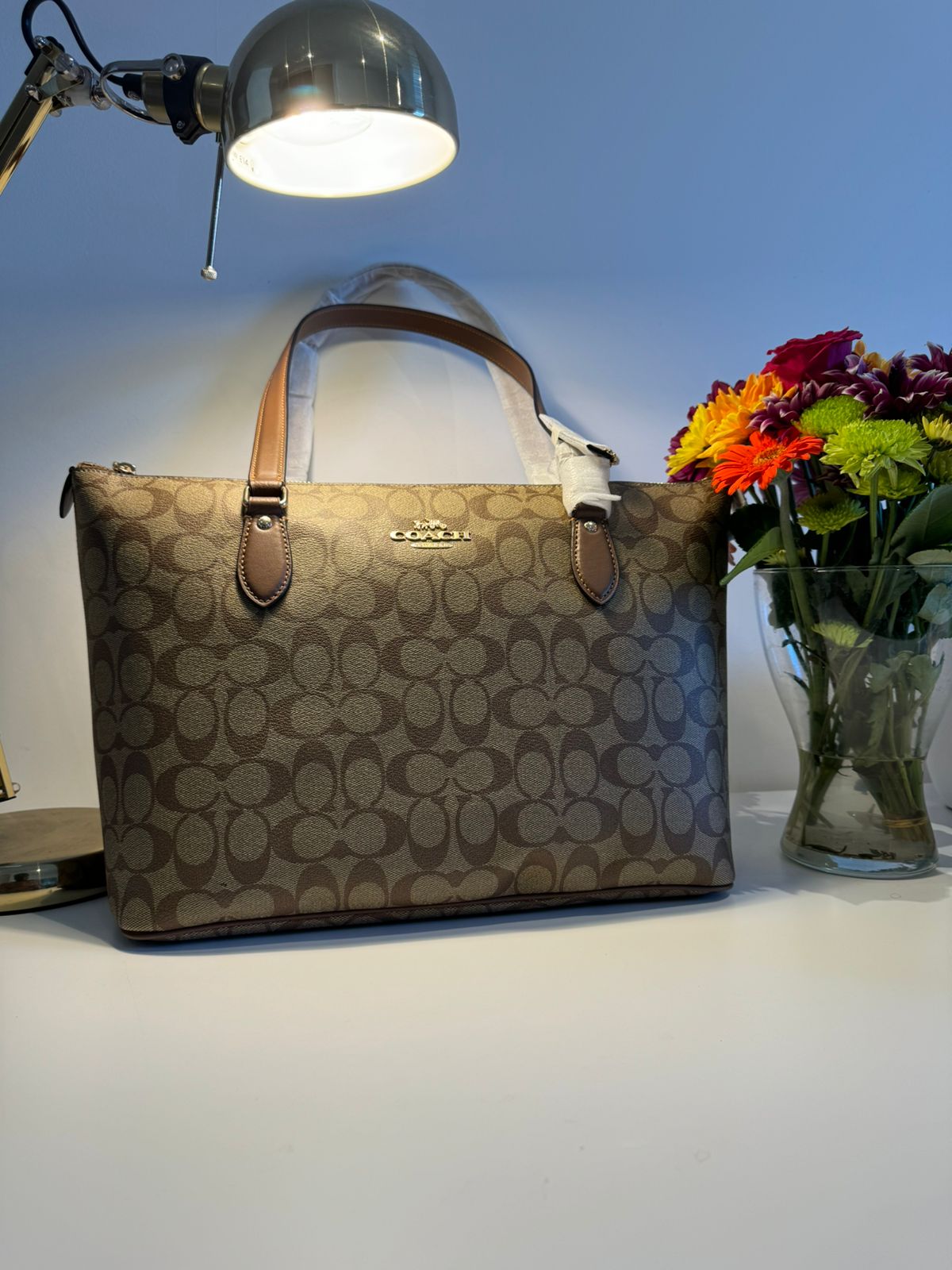 Coach - Gallery Tote In Signature Canvas - Khaki Saddle