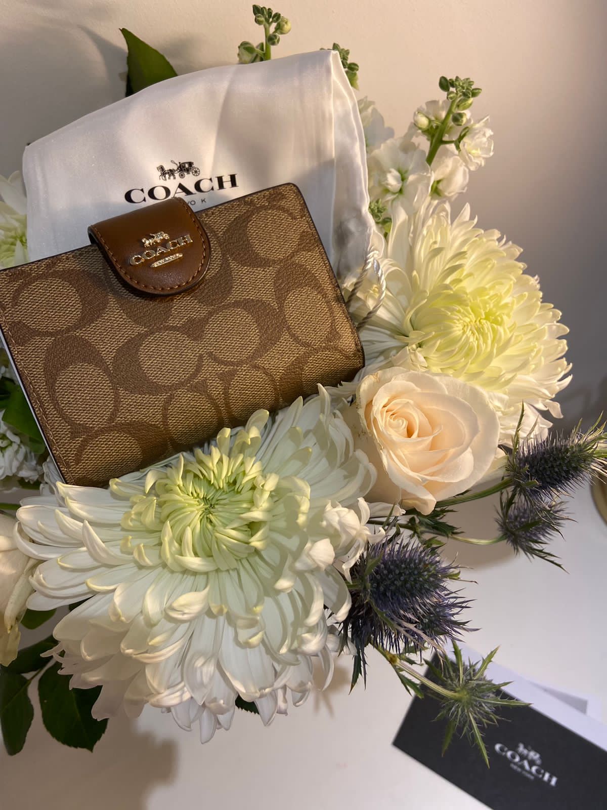 COACH Medium Id Zip Wallet In Signature Canvas