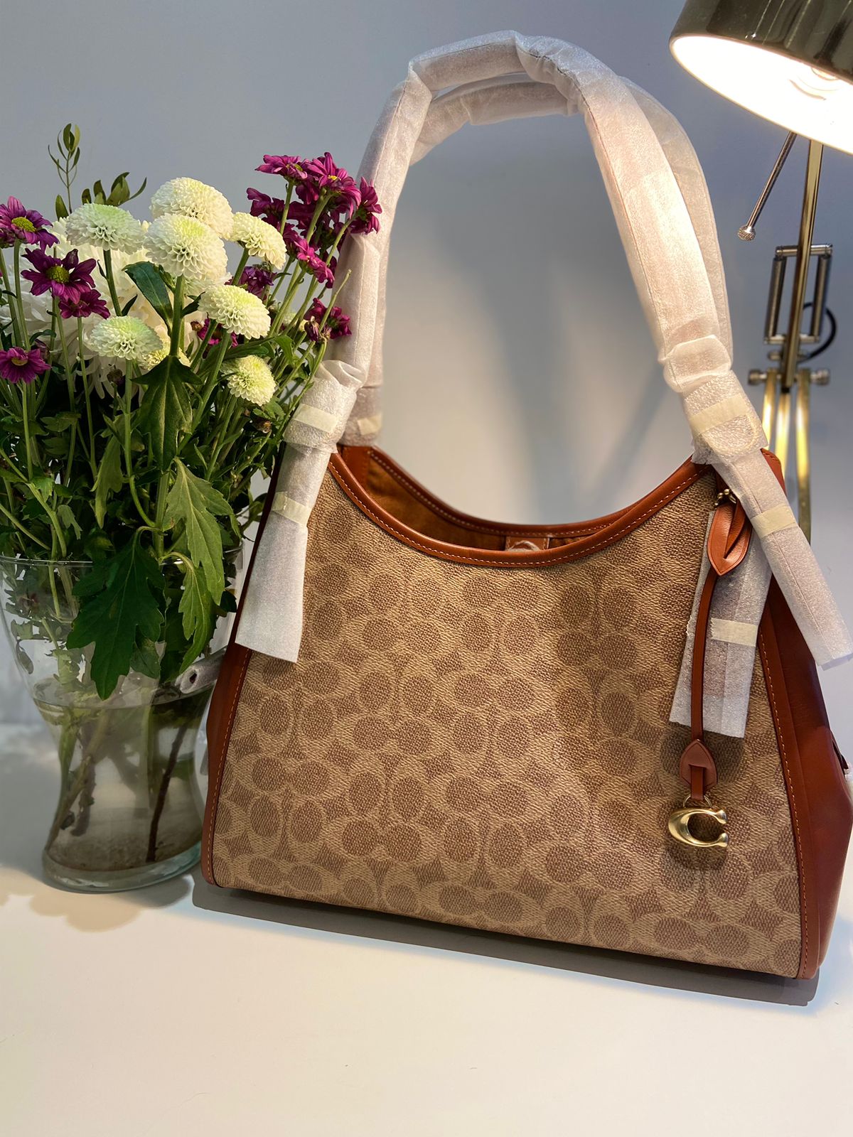 Lori Shoulder Bag In Signature Canvas