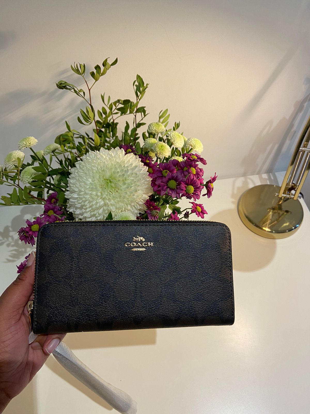 COACH Medium Id Zip Wallet In Signature Canvas