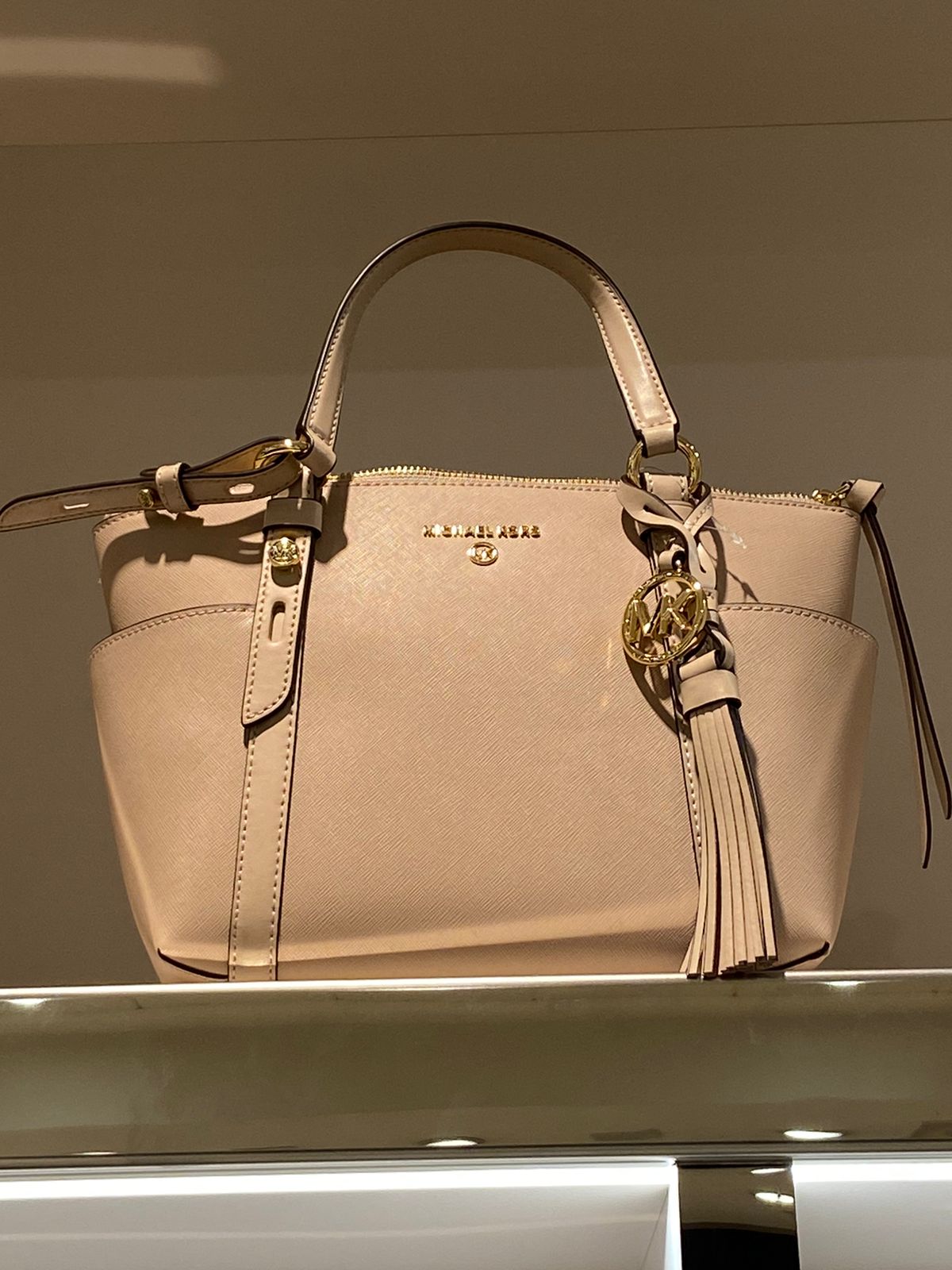 MICHAEL KORS NOMAD LARGE TOP ZIP TOTE (LIGHT SAND)