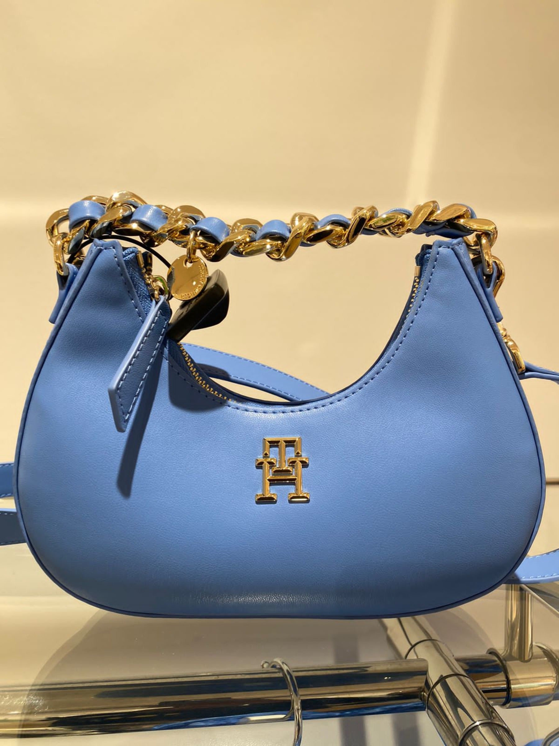 Tommy Hilfiger Logo-Plaque Chain-Link Tote Bag