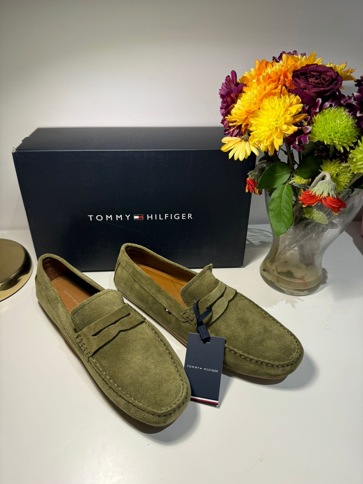 TOMMY HILFIGER SUEDE CLEAT FLAG DRIVER SHOES
