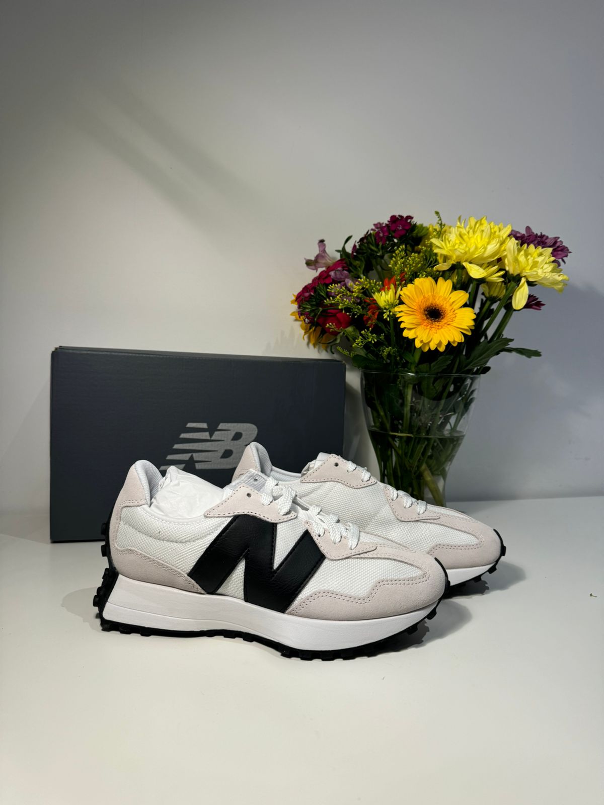 New Balance 327 Sneakers